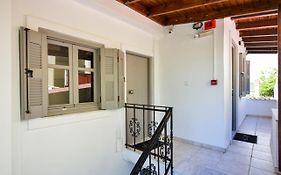 Urban Studios Manos
